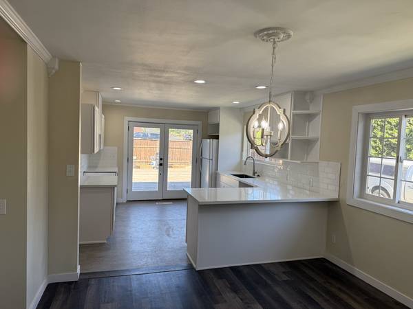 $599,500 / 7br - 3250ft2 - W VALLEY 3PLEX! OWNER TERMS POSSIBLE! NEW INTERIOR! BIG UNITS & LOT! (West Valley)64319759961090121