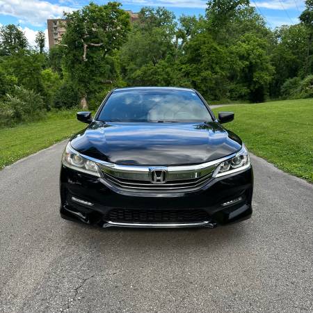 2017 Honda Accord Sport - $11,900 (Nashville)63621650541057121