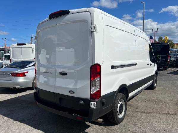 2024 Ford Transit 250 Medium - Photo 3