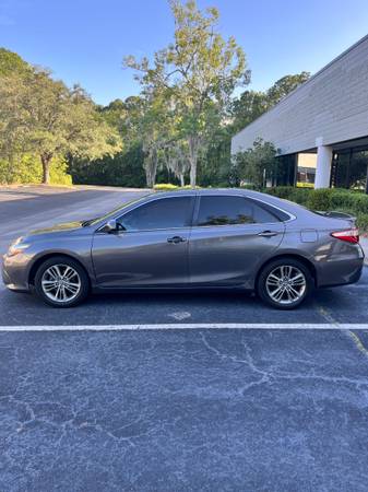 2016 Toyota Camry - $6,50063470254038019122