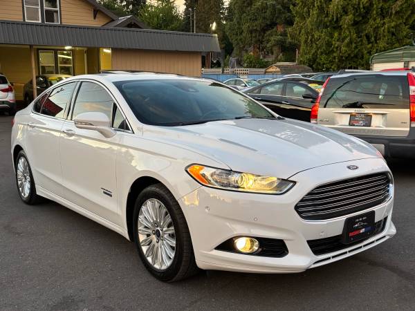 2013 Ford fusion titanium hybrid plug-in/super clean - $6,995 (CLEAN TITLE // AMAZING DEAL!!BEST PRICES IN TOWN GUARANTEED)63618484456961124