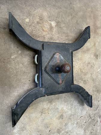 Curt Gooseneck Hitch 1