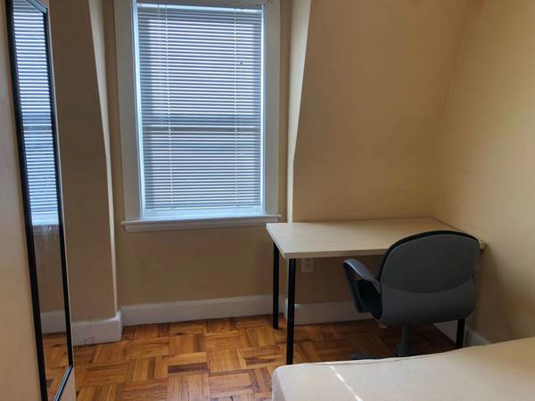 $825 1 Mile to D-line T, 60 Bus & Wegmans, Cozy Room with Free Parking (Newton)63810039754499122