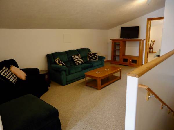 $1,500 / 1br - 1100ft2 - 1 bedroom furnished apartment, seasonal October 15th thur May 31st (Suttons bay)64037894993537124