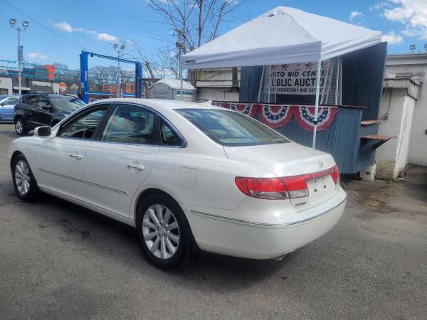2009 Hyundai Azera - $3,500 (+ Auto Bid Center)63616380712195123
