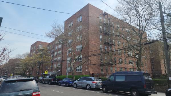 $245,000 / 1br - 776ft2 - Spacious 1BR Coop Next to Queens Mall (Elmhurst)63816653723011120