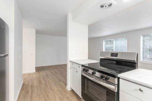 $1,595 / 2br - 850ft2 - A canvas for your dreams: Experience our spacious 2 BR today! (Bellingham)63935190459010122