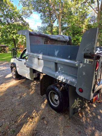 2004 Chevrolet 3500 - Photo 6