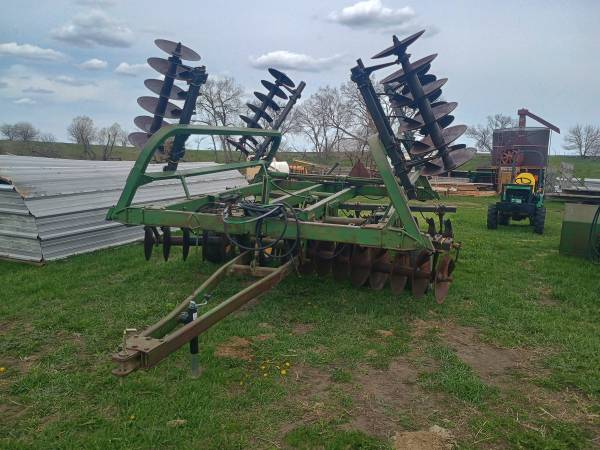 320 John Deere disc 1