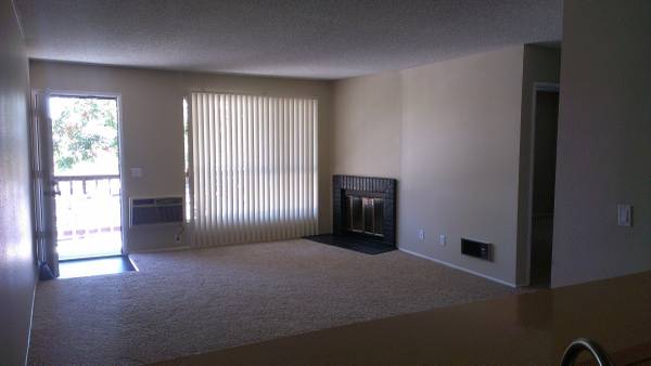 $2,599 / 2br - 900ft2 - Aire Acondicionado/Calefacción, Barra de Desayuno, Armarios Amplios (3262 College Pl., Lemon Grove, CA 91945)63866050355969122