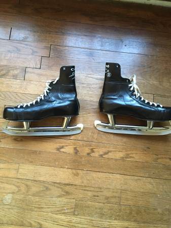 CCM Bobby Hull hockey skates size 9 (fits 10-10.5 men shoe size) 1