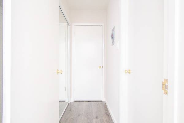 $900 / 500ft2 - Downtown studio with private patio and covered parking! (palo alto)63946672776194122