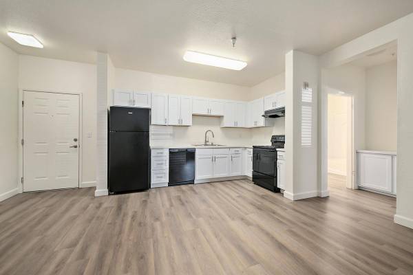 $2,303 / 2br - 697ft2 - 2 Bedroom ONLY $2,303 Luxury Senior Community (62+) (gilroy)64000753668098124