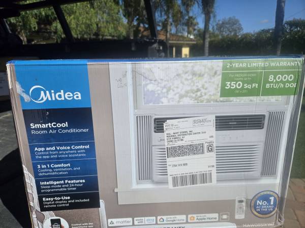 Aire acondicionado de ventana nuevo en caja Midea 8000 BTU - $225 (Fallbrook)63435287062273121