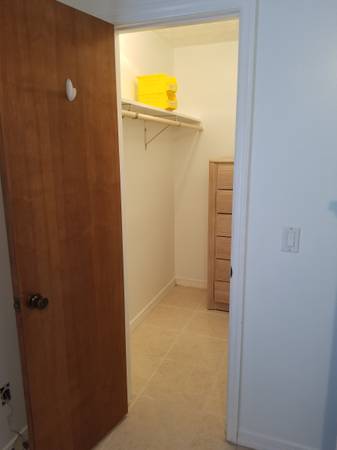 $1 / 2br - 1000ft2 - Room +bath avail. for Female (Port st lucie)63823722745473122