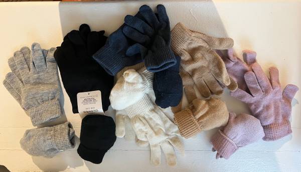 Cozy Kids' Knit Gloves Set - Black, Blue, Cream, Tan 1