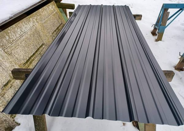 New Black Metal Roofing ( 26 Gauge)-9 pcs- 38" W x 8' ,$29 each, 2 R 1