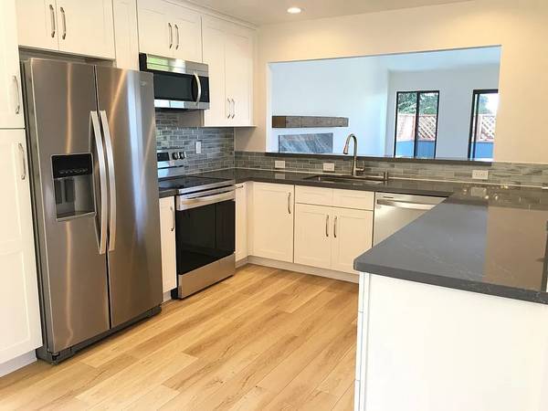 $1,085 / 1br - 1-Bed near BART w/ In-Unit Laundry & Parking (Daly City)63826178666369122