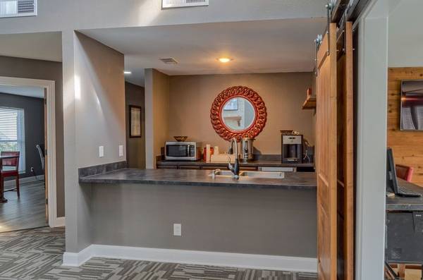 $1,581 / 2br - 1040ft2 - Chimenea de leña de un solo lado, aire acondicionado, lavavajillas (595 S Old Orchard Ln, Lewisville, TX)63867602192899124
