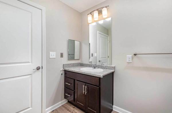 $1,525 / 2br - 900ft2 - Lavavajillas, Microondas, Jardín Comunitario, Área de Barbacoa/Comedor al Aire Libre (Galloway Crossing)63925335273091122
