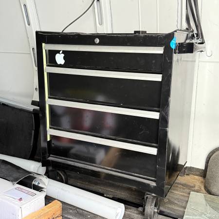 Husky tool chest 1