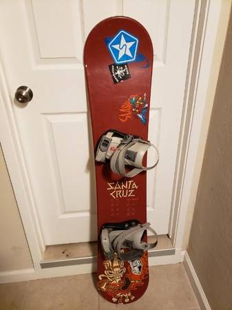 Santa Cruz 138cm Snowboard and bindings 1