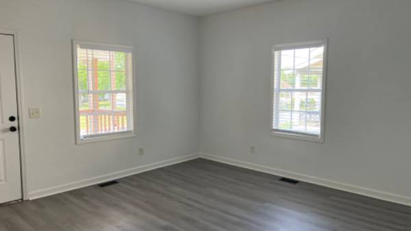 $1500.00 / 2br - 808ft2 - Fully Renovated Single Family Home!64027440312065122