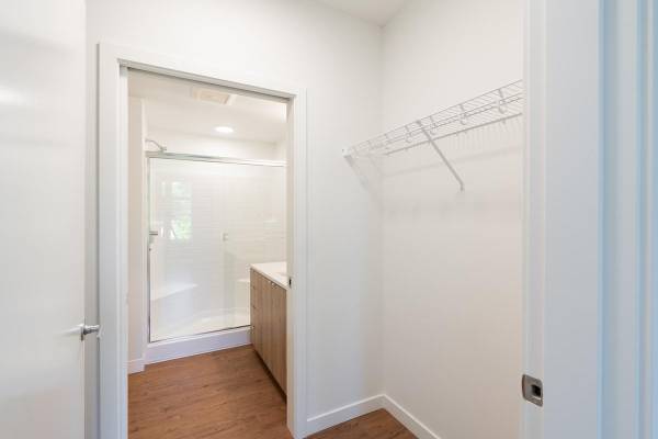 $2,199 / 2br - 888ft2 - You Can Get 4-8 Weeks Free at Henley Place! Tour Today! (Milwaukie)63820825173505124