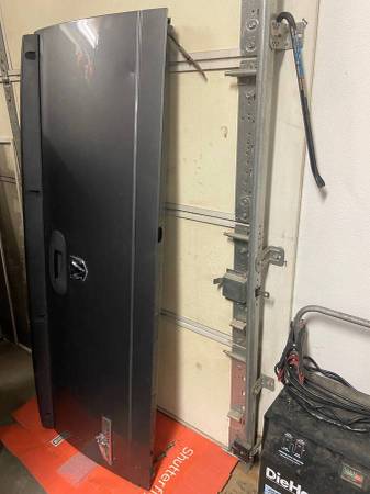 2002-2008 Dodge Ram TAILGATE 1