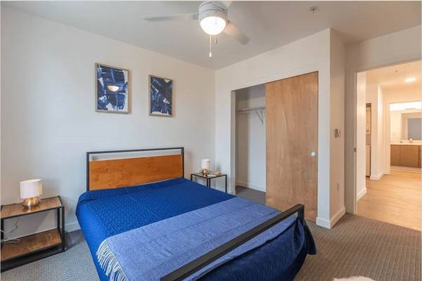 $1,545 / 2br - 819ft2 - Stylish spaces, vibrant community: Your new life starts here! (Gresham - East Portland Area)63777385075713121