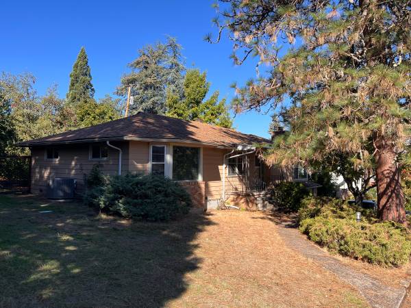 $2,250 / 3br - 1500ft2 - Beautiful 3/1.5 Home (Southeast Eugene)63977278199810120