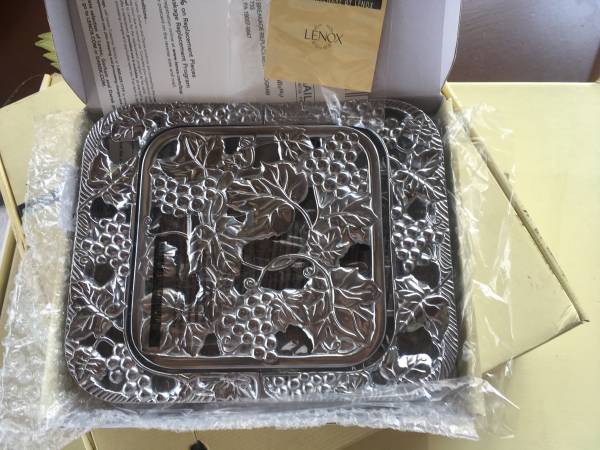 Lenox Grape Weave Trivet 1