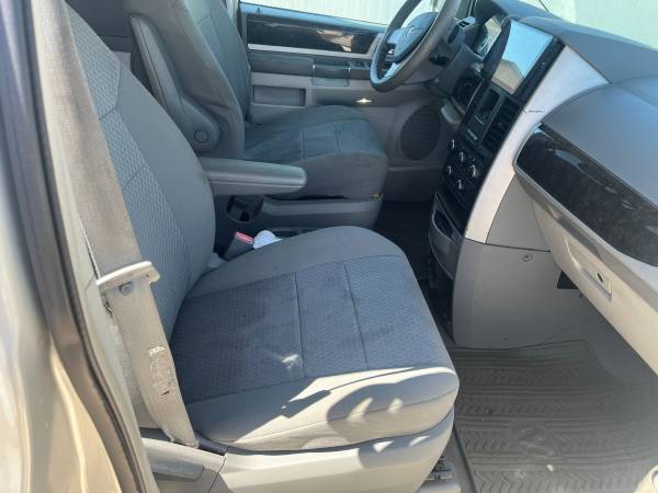 2010 dodge gran caravan stx for sale - $3,000 (kendall)63479792063105123