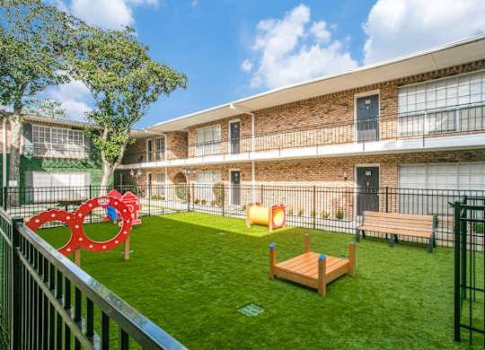 $700 / 1br - 640ft2 - 1 bed (8900 Chimney Rock Rd, Houston, TX)63906677737730120