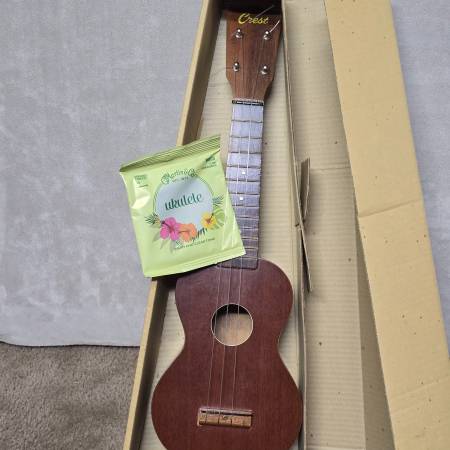 VTG Crest Ukulele Uke Guitar 21" Made in Japan 1