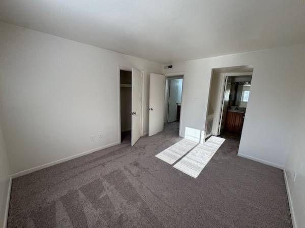 $1041.00 / 2br - 840ft2 - Modern 2BR/1.5BA Unit in Lynchburg | Available 9/10 | $1041/mo63851967193219123
