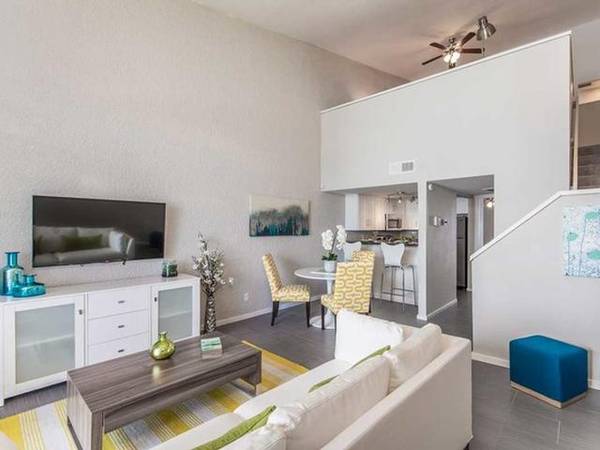 $1,399 / 2br - 1100ft2 - Upgraded Fitness Center, Unique 2BR 1100sqft Lofts (Phoenix)64024997203202120