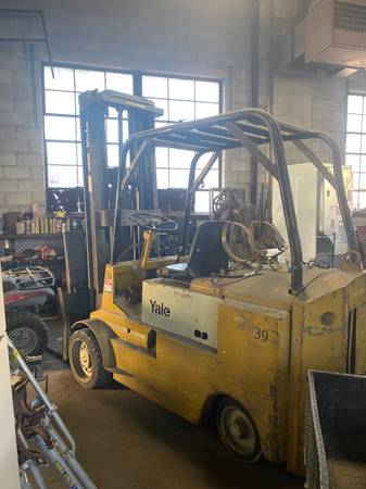 YALE FORK LIFT 1