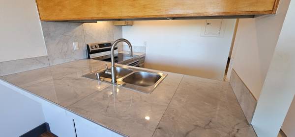 $1,800 / 1hab - 500ft2 - Un dormitorio, un baño, cocina completa, centro de Kona (Kailua Kona)63939394335106122