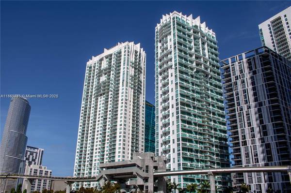 $3,000 / 1br - 987ft2 - Elegant 1bd Condo at Brickell on the River (Miami)64051007691522120
