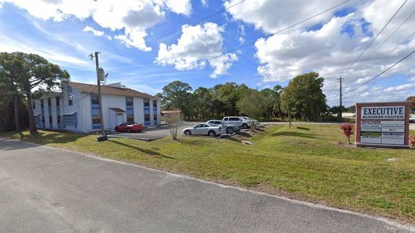 $350 / 235ft2 - Office Space Available! (Palm Bay Business District)63923537401603121