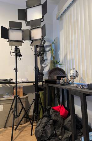 Video lighting for video shooting. (like new) 1