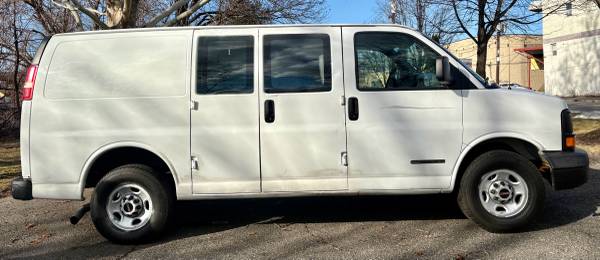 2006 GMC Savana 2500 - Photo 4