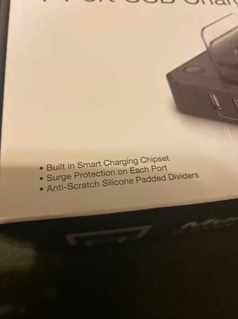 New in Box Satichi Multi Charging Dock 1