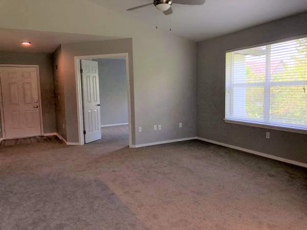 $1,582 / 1 dormitorio - 746 pies cuadrados - Vida excepcional, encanto atemporal: 1 dormitorio, 1 baño, 746 pies cuadrados (Beaverton - Línea Beaverton Creek MAX)63842023645827122