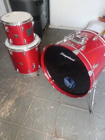 Vintage early 75 Slingerland drums 1