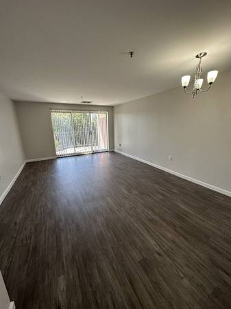 $2,325 / 2br - 1125ft2 - Balcony, Cable Ready, Plank Flooring (180 Woodbury St, Manchester, NH)63932189449859123