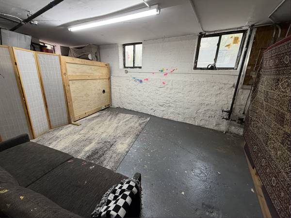 Work Space with Windows for rent (Greenpoint/Williamsburg)
$800
Williamsburg Work Space with Windows for rent (Greenpoint/Williamsburg)
$800
Williamsburg