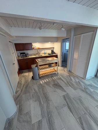 $2,100 / 1br - 600ft2 - Peaceful Retreat – Updated Downstairs Unit w/ Peekaboo Ocean Views63939391170563122