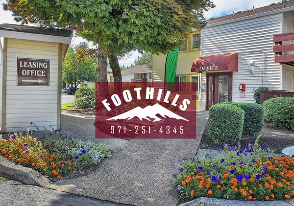 Desirable 2B Apartment + Outdoor Storage - Washer/Dryer in Unit 1